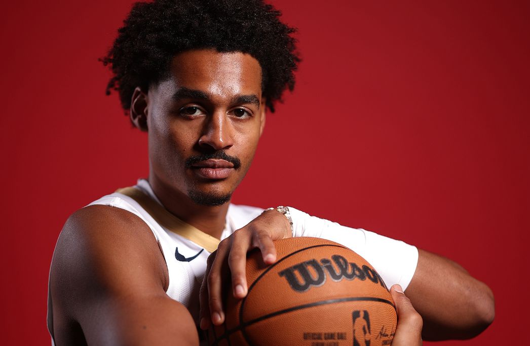 Плохой контроль мяча! «Шпоры» реализовали всего 30,2% бросков с трехочковой дистанции, а «Пеликаны» — 31,3%.