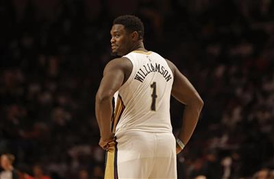 Зайон и Мерфи набирали в среднем 20+10 за игру, но не смогли помочь «Пеликанс» победить «Шпор».