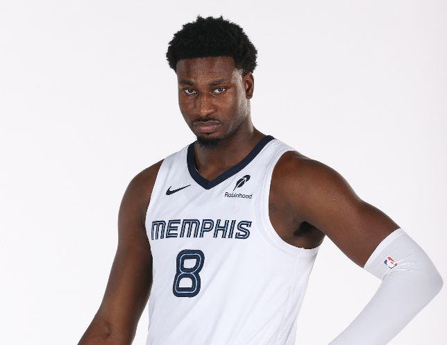 Джексон не набрал ни одного очка в первом тайме, а резерв Алдамы восполнил разрыв, набрав 12 очков.