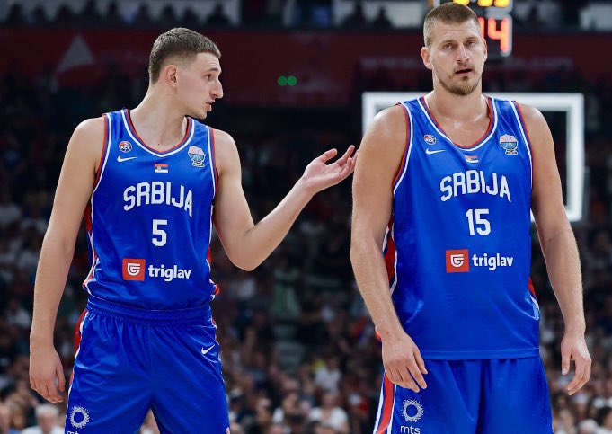 Йокич одержал 19 побед и 6 поражений против «Хит». Йович: Он всегда над ним подшучивает и терпеть не может.