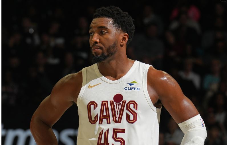 Конкурентоспособное государство – это хорошо! Митчелл набрал 21 очко и 3 передачи при точности 6 из 9 бросков за тайм.