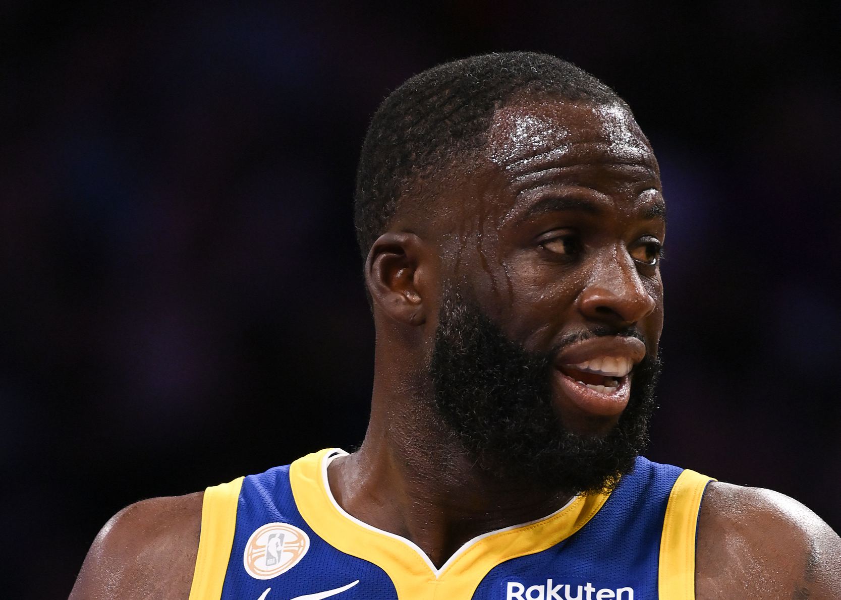 «Уорриорз» реализовали 50% бросков с игры в перерыве и 54,2% с трехочковой дистанции, забив 13 трехочковых.