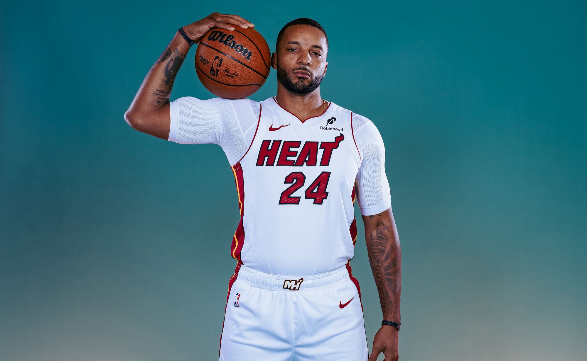 Контроль горячего мяча! Пауэлл набрал 17 очков при 4 из 5 трёхочковых за тайм.