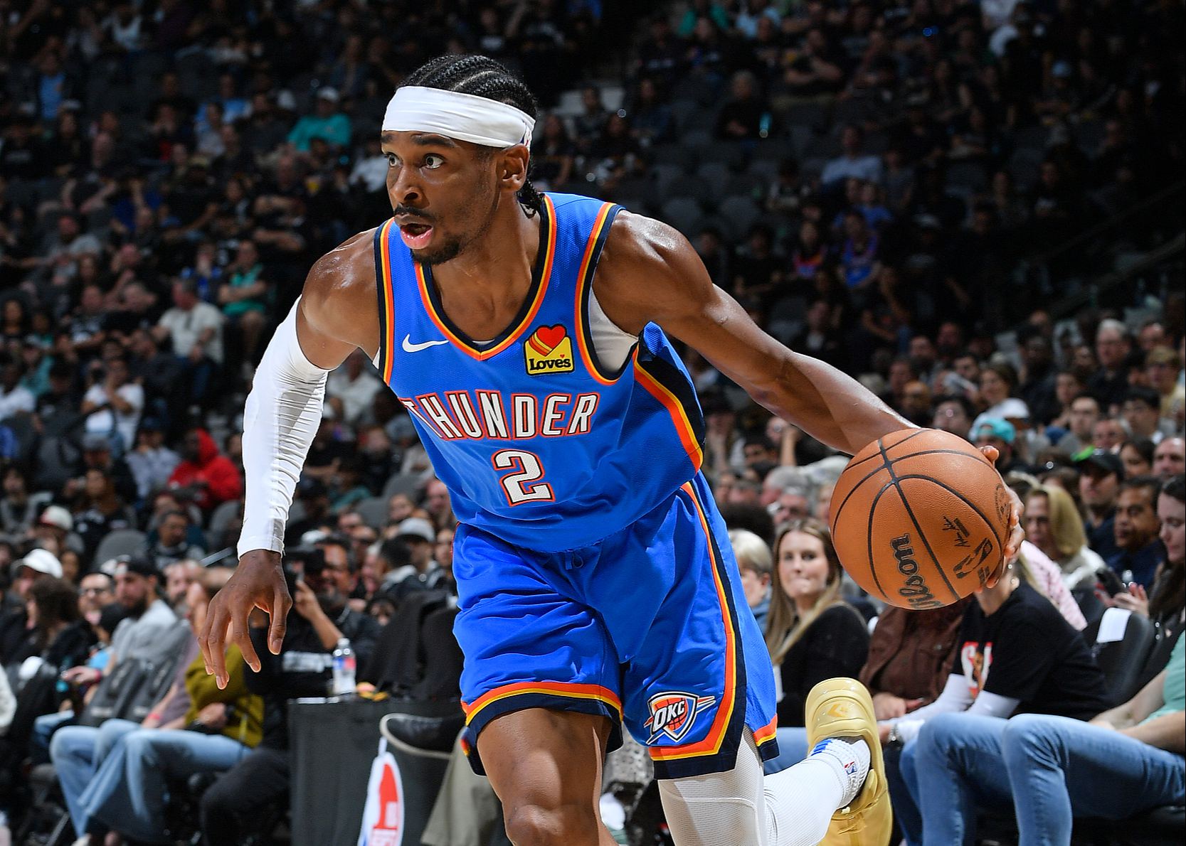 В настоящее время SGA проводит восемь игр в трех четвертях, семь раз набирая 30 или более очков менее чем за 30 минут и лидируя в лиге.