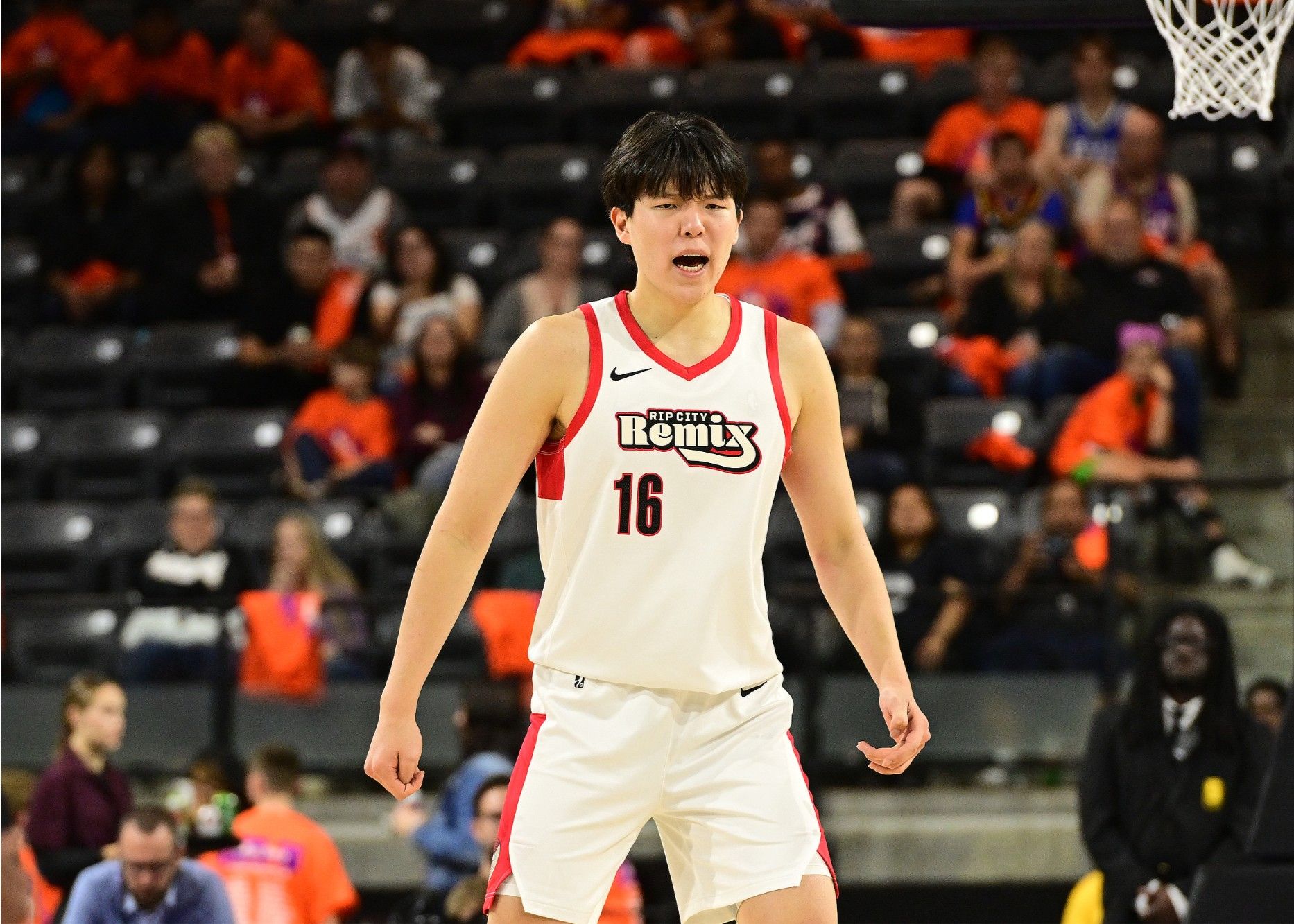 Плюс-минус Ян Хансена в первой половине составил -25, а во второй половине +24, Микс, наконец, совершил отличный разворот.