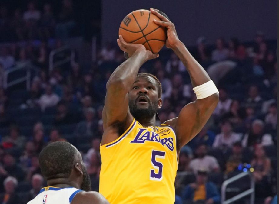 Сегодня не мягко! Эйтон сделал 7 из 11 бросков и результативно забил 15+8. Он ответил множеством данков, чтобы ответить на вопросы.