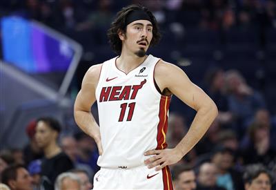 Всемогущий! Хаскерс сделал 8 из 12 бросков и набрал 17 очков, 10 подборов и 6 передач со значением плюс-минус +43.