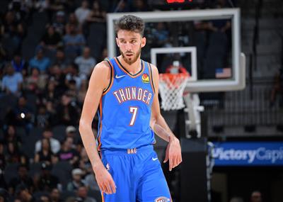 SGA и Чет набрали более 30 очков менее чем за 30 минут игрового времени, это первый дуэт в истории команды.