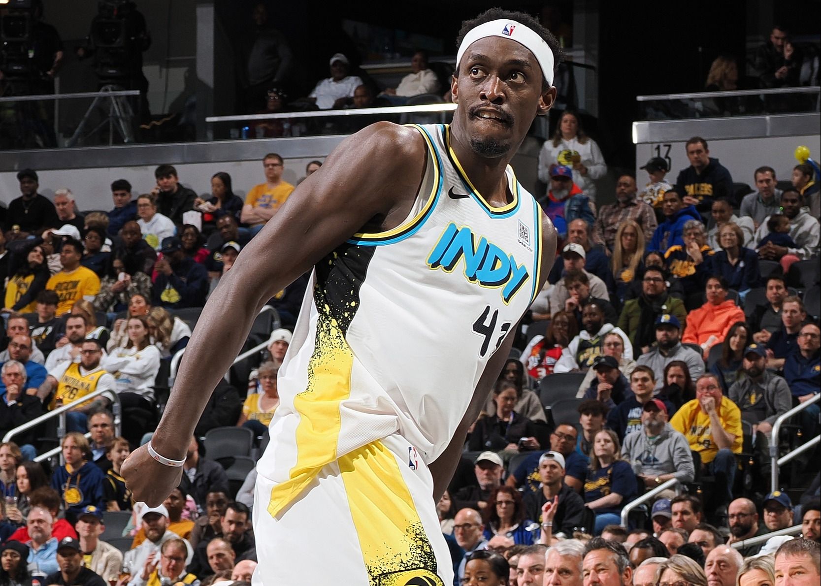 Плохой контроль мяча, но универсальный! Сиакам набрал 10 очков, 4 подбора и 4 передачи за тайм.