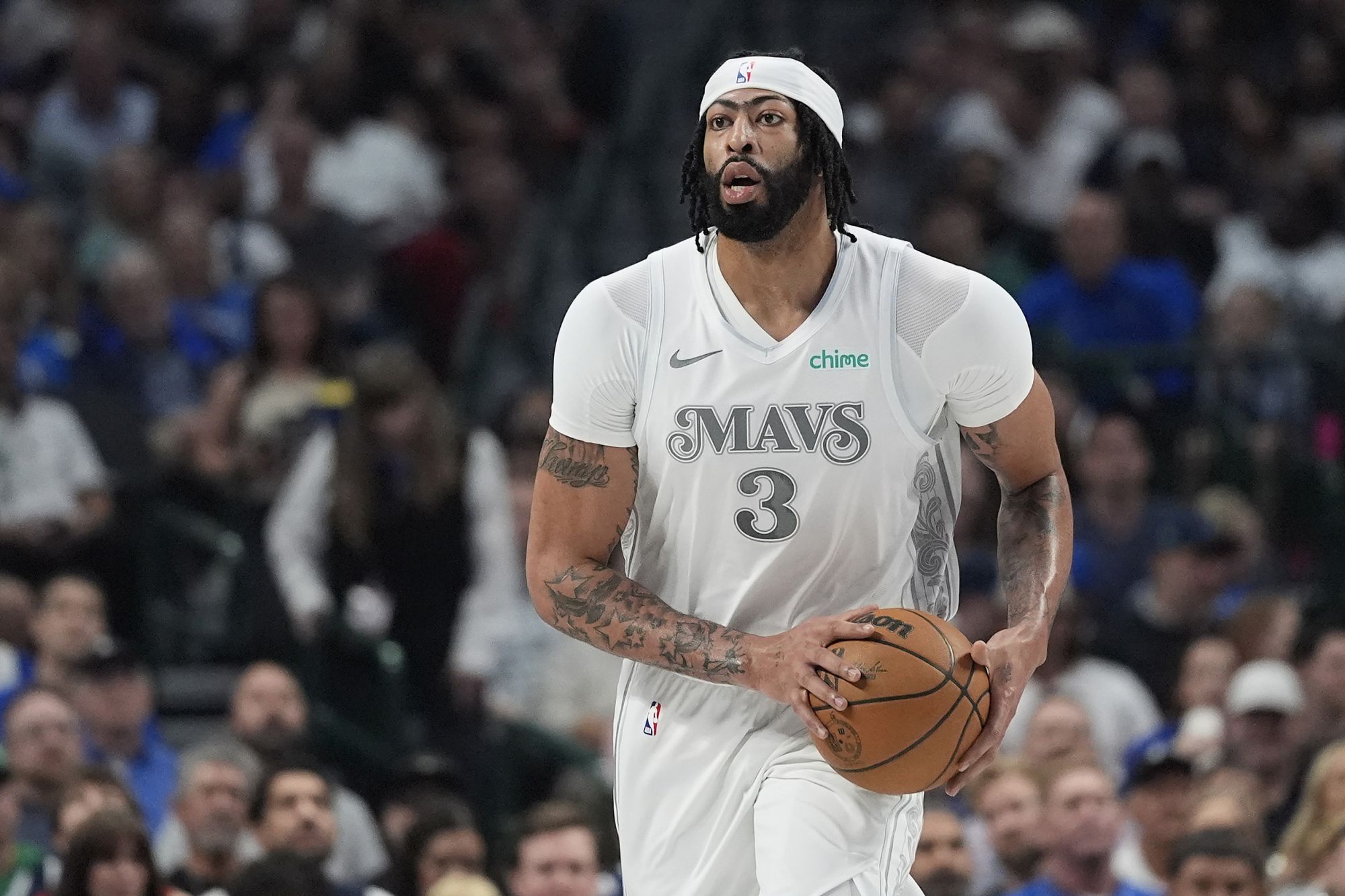 Кидд сообщает о травмах «Маверикс»: Ежедневное наблюдение за густыми бровями. Ожидается, что Лайвли вернется на следующей неделе.