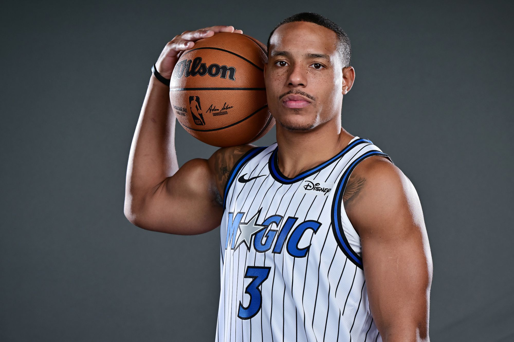 Стоит ли делать первые четыре вращения? В этом сезоне за «Мэджик» Бэйн реализовывал всего 28,6% трехочковых бросков.