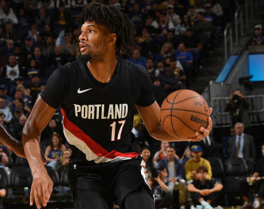 Новый сезонный максимум! Шарп набрал 35 очков за 30 минут, что всего на 2 очка ниже его карьерного рекорда.