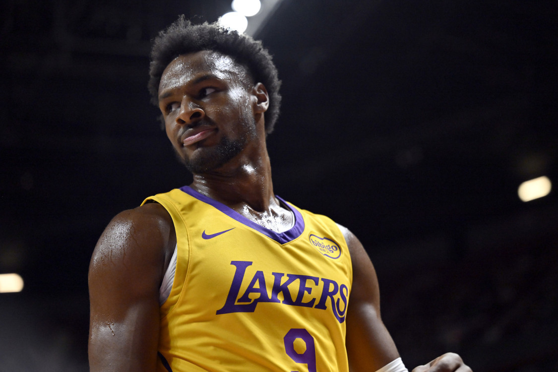 Есть ли у вас опыт охоты на оленей? Бронни в последний раз набрал 17 очков и 5 передач в матче против «Бакс», установив рекорд в карьере.