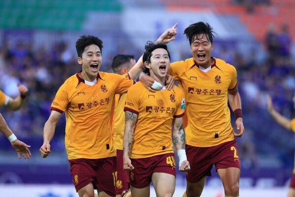 Тренер Кванджу Ли Чжон Хё: Нам осталось сыграть еще 6 игр, и мы надеемся изо всех сил бороться за вылет