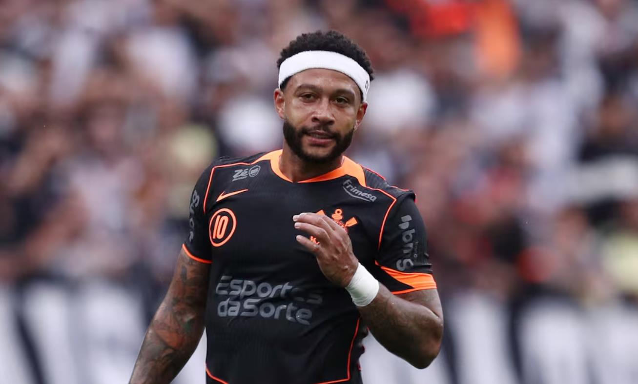 Бразильские СМИ: Коринтианс задолжал Депаю 4 миллиона евро зарплаты, утверждая, что его годовая зарплата смехотворно высока