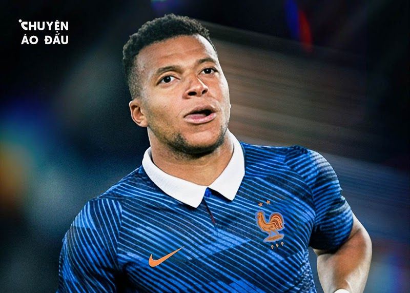 Шпионские фотографии формы сборной Франции и Канады на чемпионате мира по футболу, вдохновленной Статуей Свободы