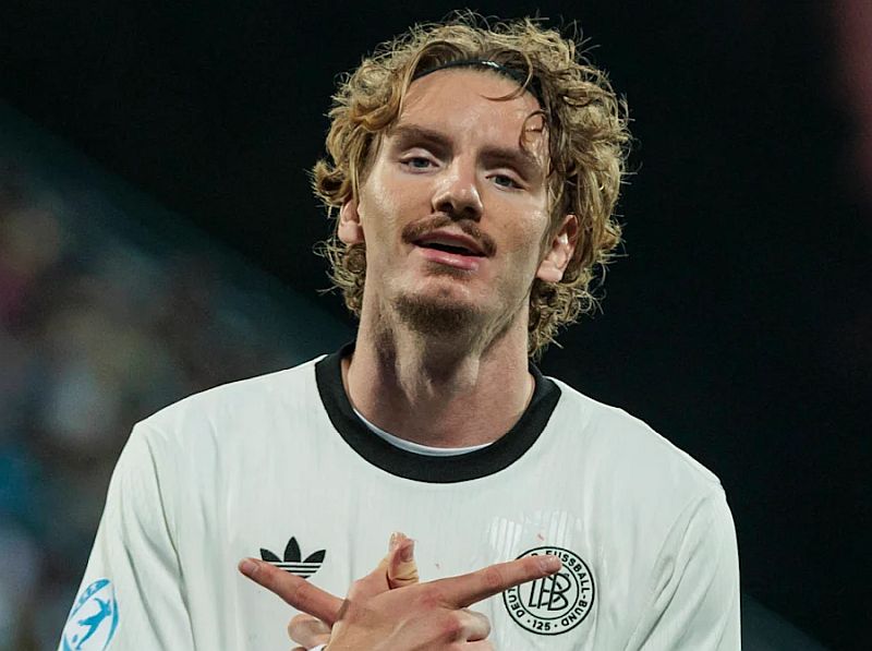 Вальтер Мадер забил 3 гола в последних двух матчах сборной, в одиночку забив все голы за сборную Германии.