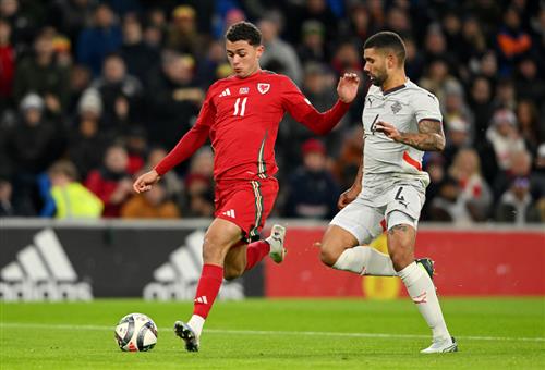 Xứ Уэльс против Исландии