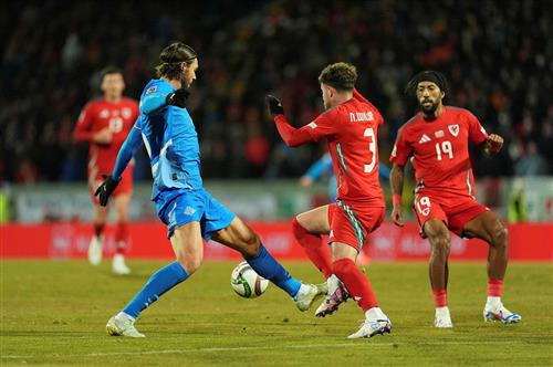 Исландия против Уэльса