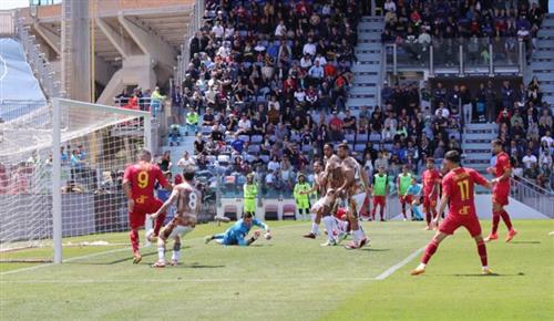 Кальяри против Лечче