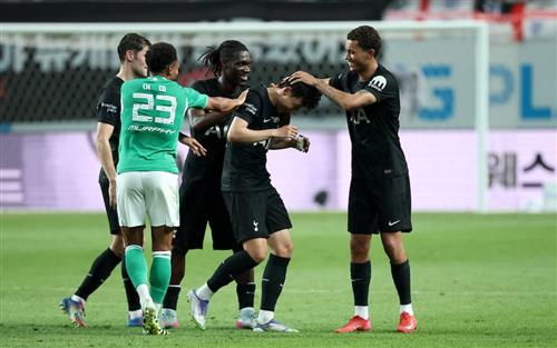 Ньюкасл Юнайтед против Тоттенхэм Хотспур