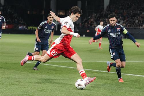 Утрехт против Лиона