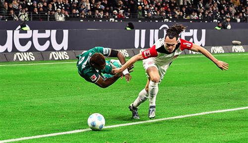 Франкфурт против Аугсбурга