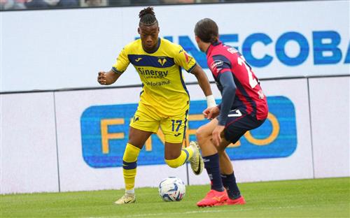 Кальяри против Вероны