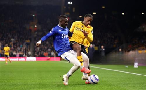 Волки против Эвертона