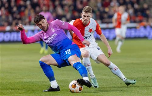 Славия Прага против Милана