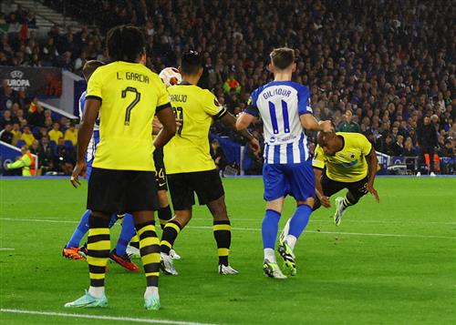 АЕК Афины против Брайтона