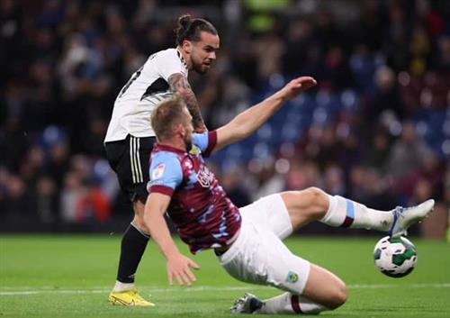 Бернли против Кроули Таун