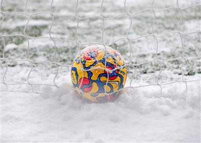 «Зимнее время» уже здесь, в Европе, высшие лиги и внутренние европейские соревнования начнутся на час позже.