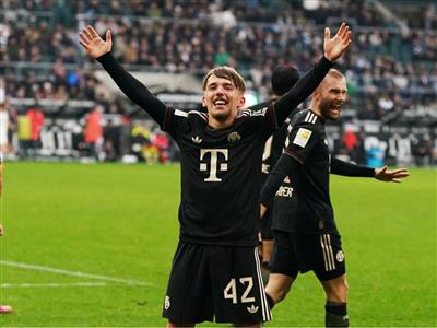 Число 42 обладает магической силой? 17-летний юноша «Баварии» Карл произвел фурор в мире в последовательных матчах Лиги чемпионов и Бундеслиги.